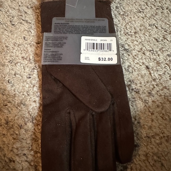 Women Isotoner gloves new with tags size large. non smoking home - Picture 2 of 3